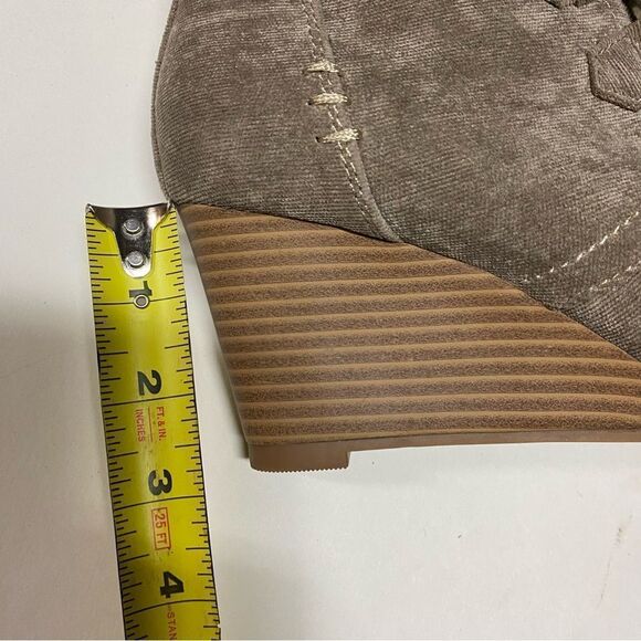 RAMPAGE Krispy tab lace up Wedge Heeled Ankle Boots corduroy fabric NEW 8.5 - Picture 3 of 11